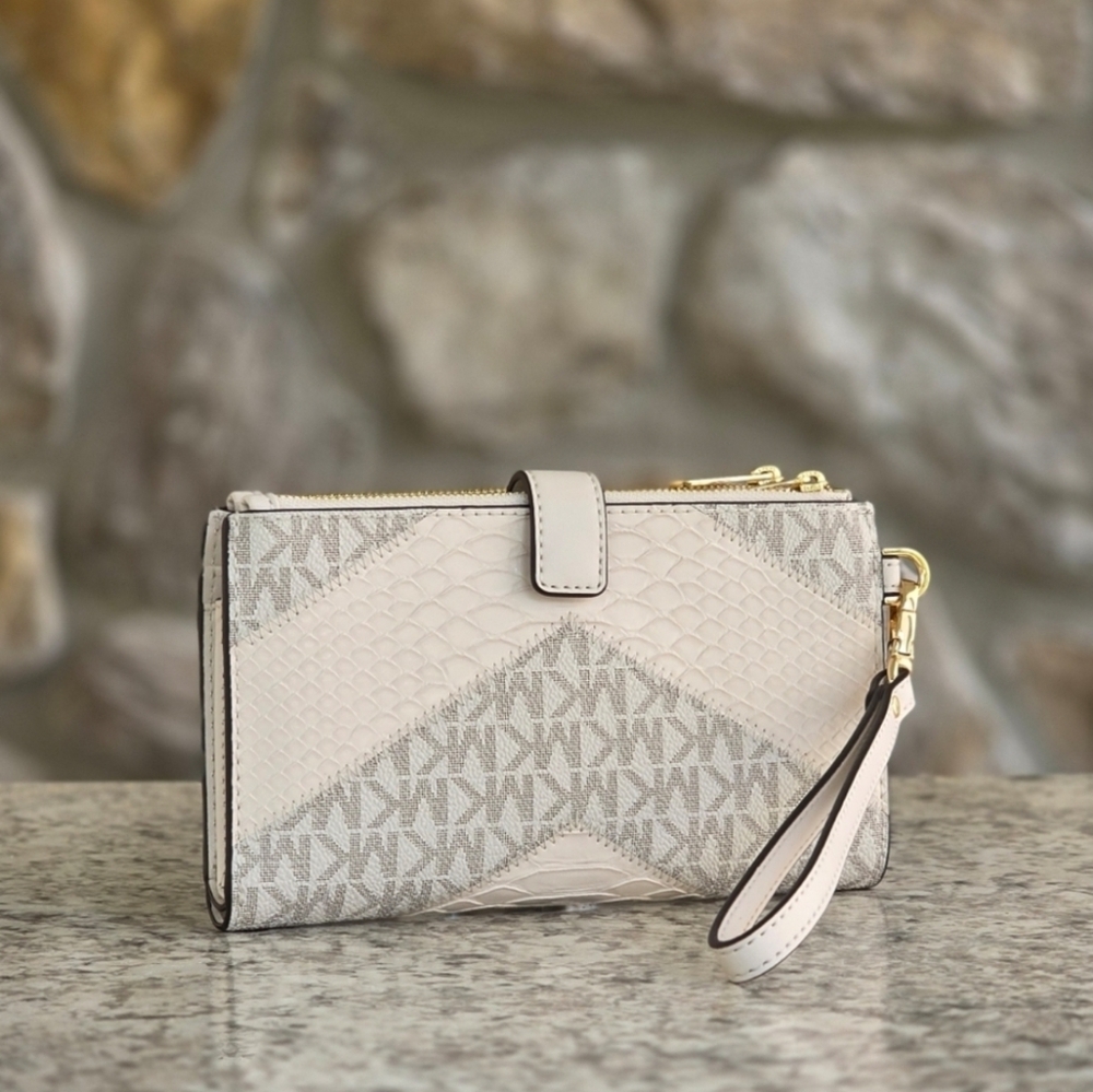 Michael Kors Jet Set Double Zip Wristlet - Picture 2 of 6